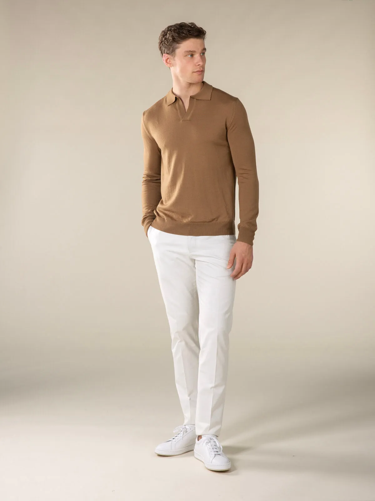 Extrafine Merino Buttonless Polo Caramel