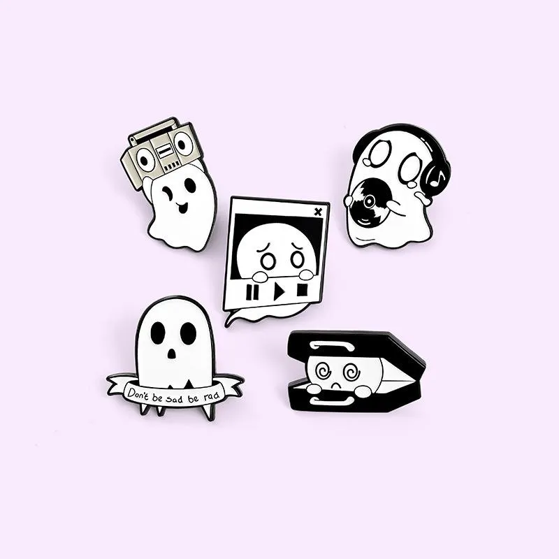 Toleet Trendy Ghost Pins